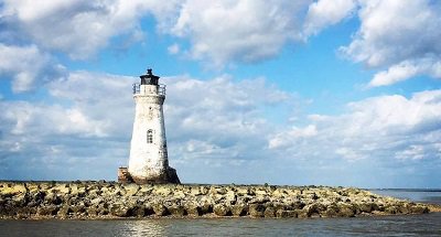 Things To Do https://oceanfrontcottage.icnd-cdn.com/images/thingstodo/Cockspur Lighthouse.jpg